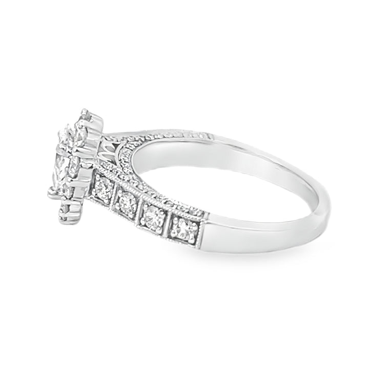 White Gold Pear Diamond with Halo Mounting 1.78 Carats