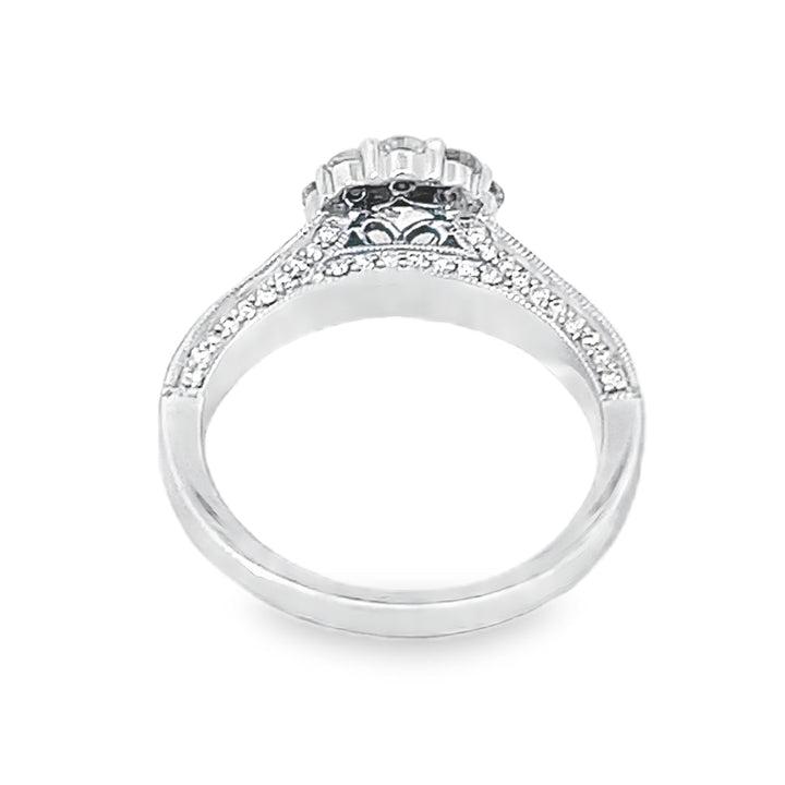 White Gold Pear Diamond with Halo Mounting 1.78 Carats