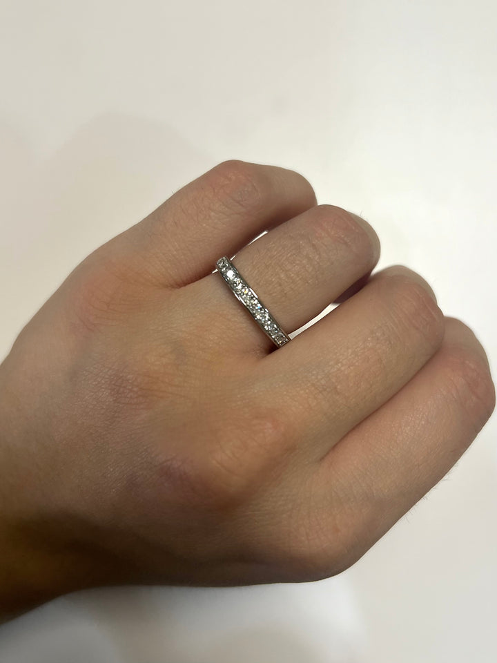 Round Diamond Band