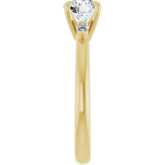 The Victoria - Round Engagement Ring