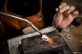 Resetting diamond rings