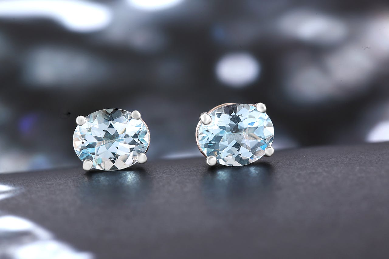 March Birthstone Guide: Aquamarine Jewelry That Fits Everyday Style