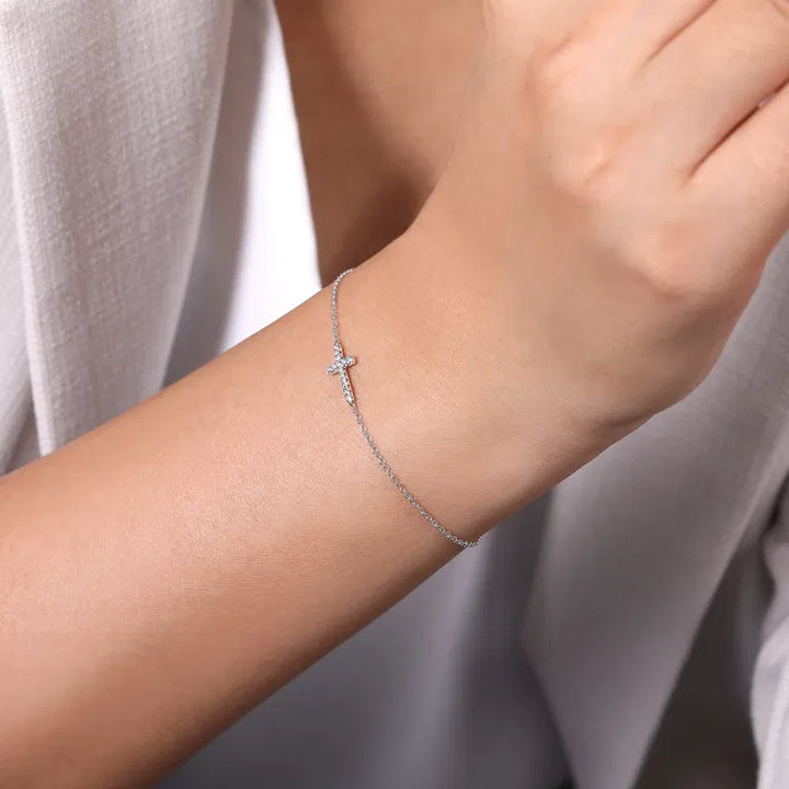 Cross Diamond Pavé Chain Bracelet