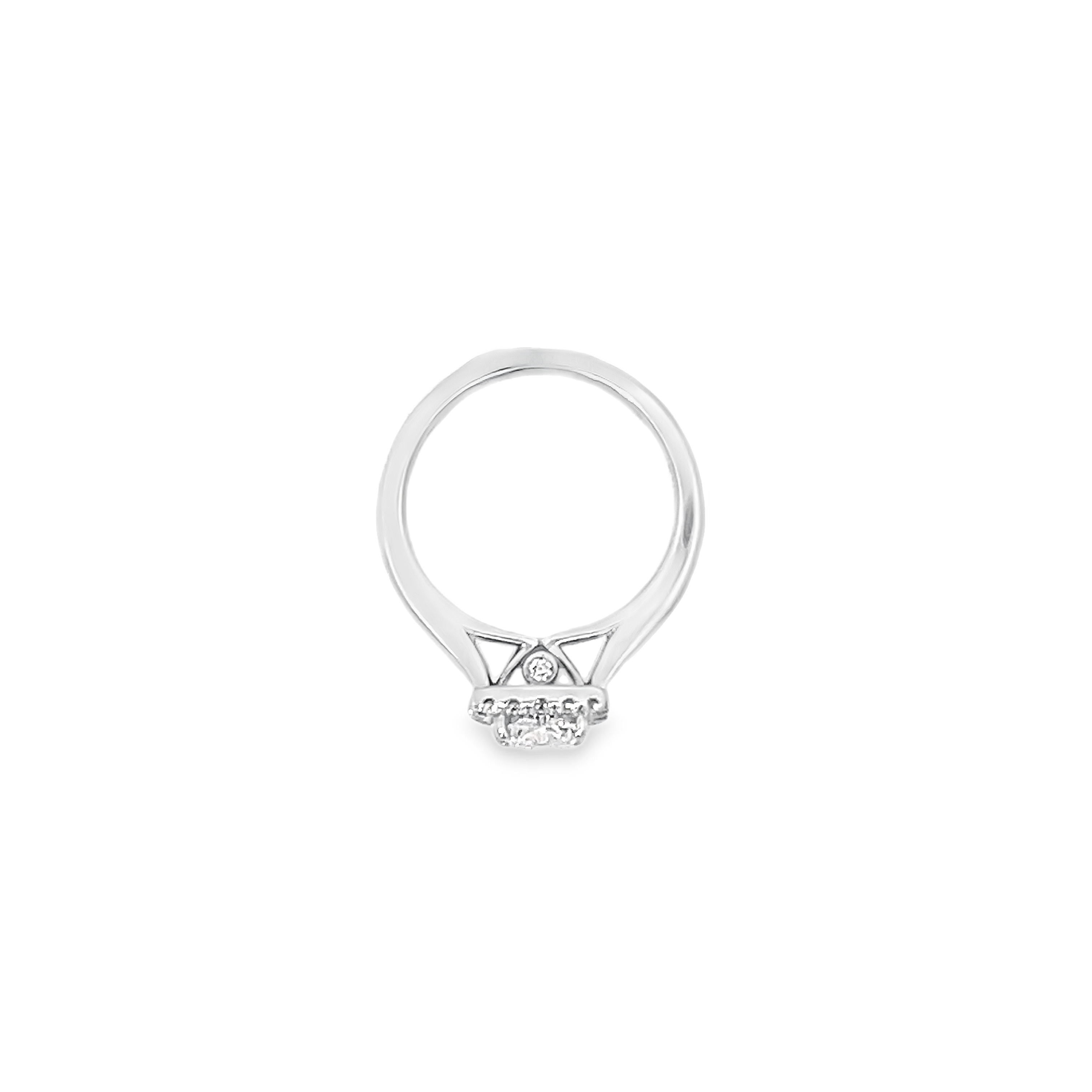 White Gold 1.25 Carats Round Diamond Halo Ring