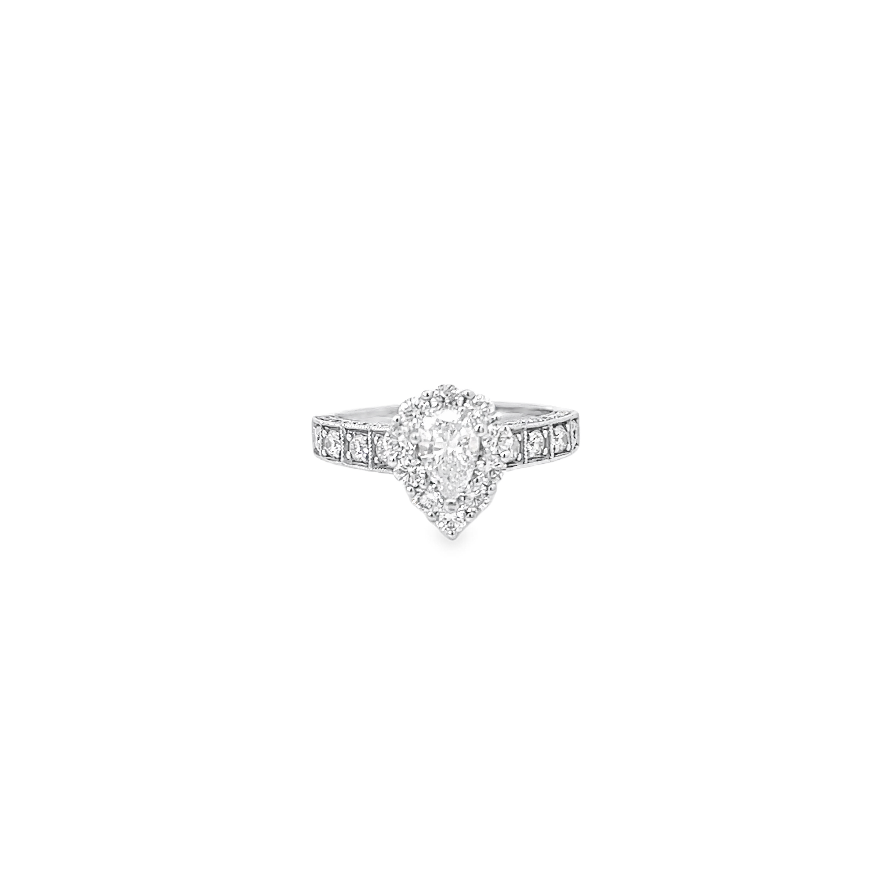 White Gold Pear Diamond with Halo Mounting 1.78 Carats