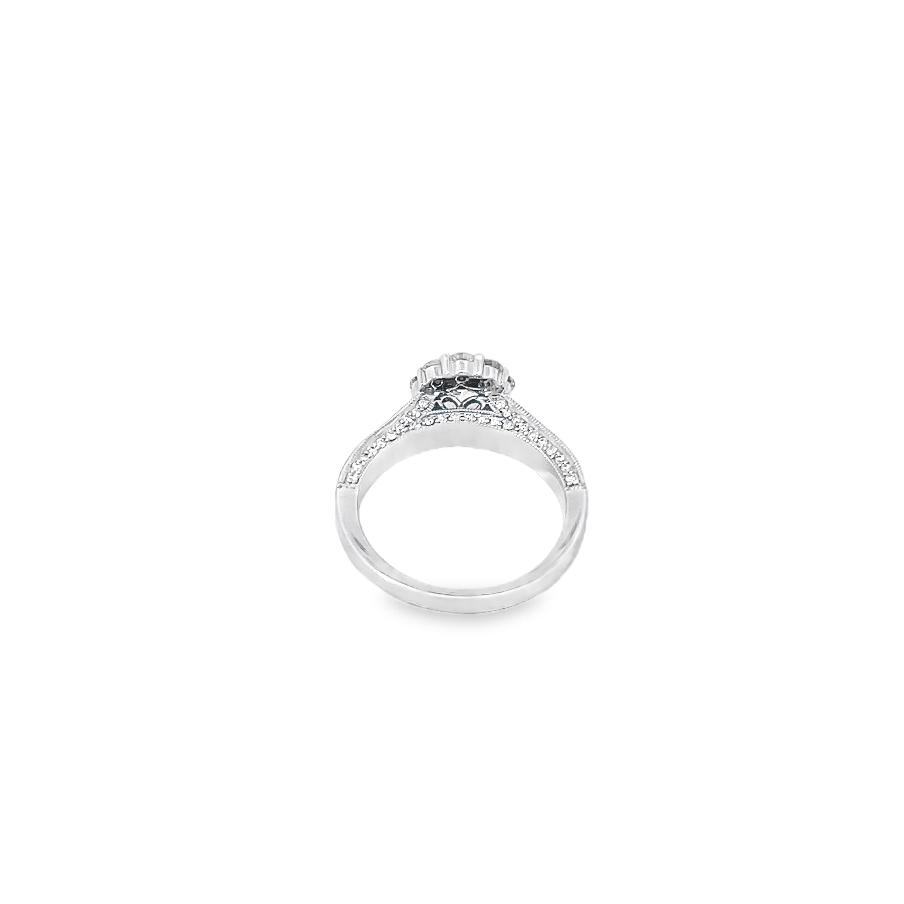 White Gold Pear Diamond with Halo Mounting 1.78 Carats