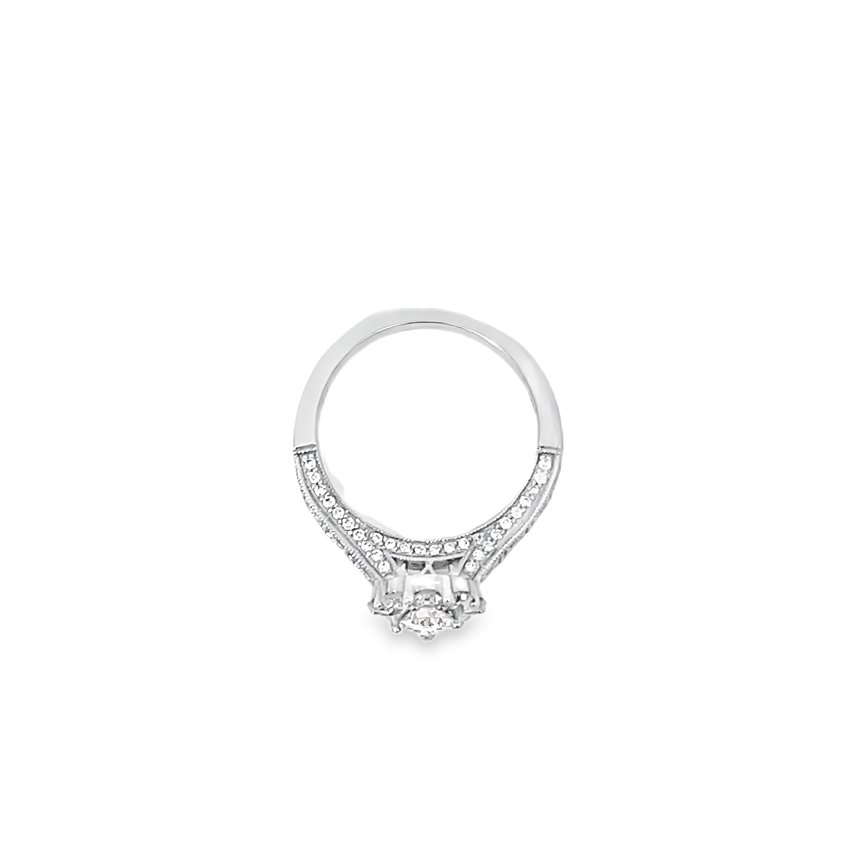 White Gold Pear Diamond with Halo Mounting 1.78 Carats