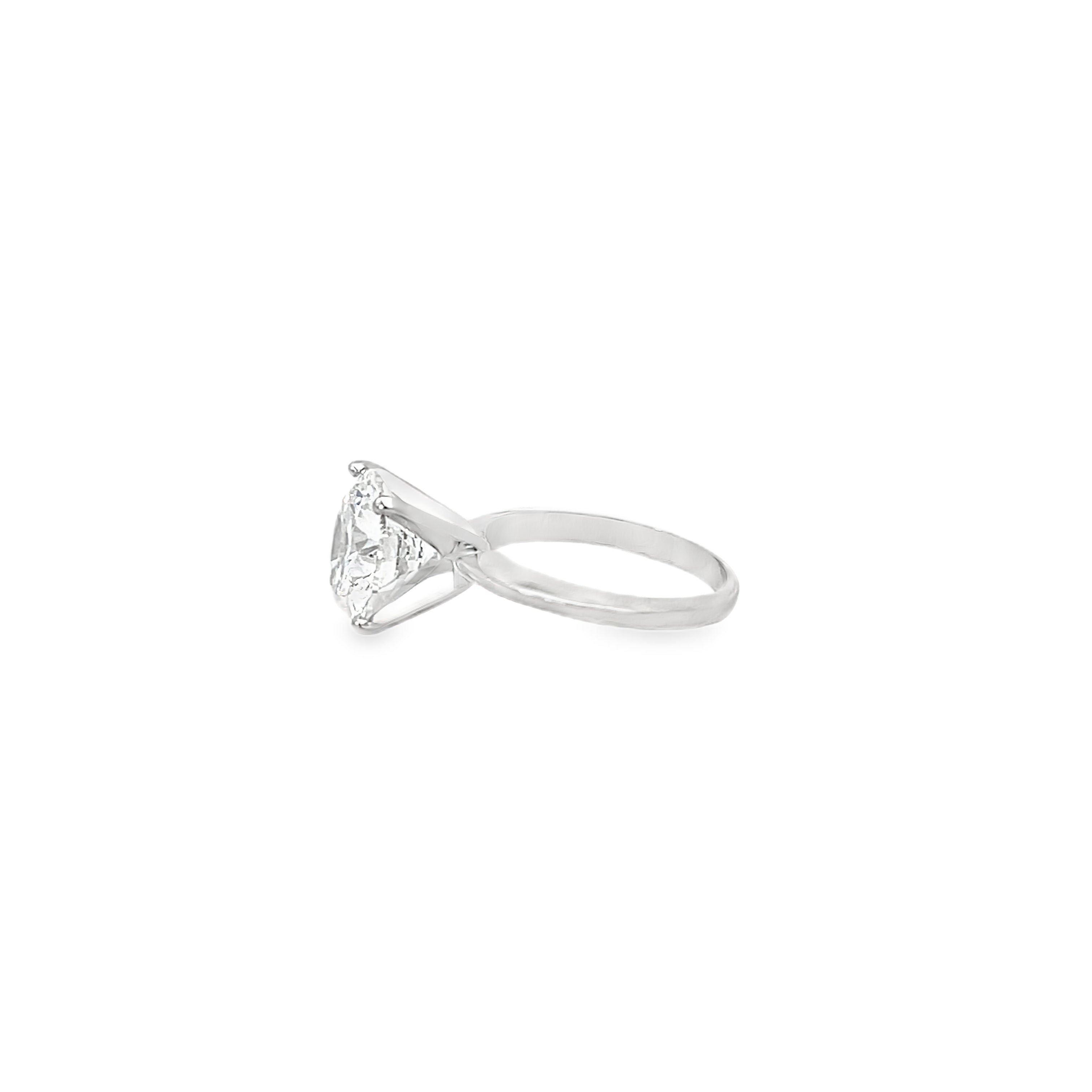 White Gold 5.00 Carat Round Center Lab Diamond Soliatre