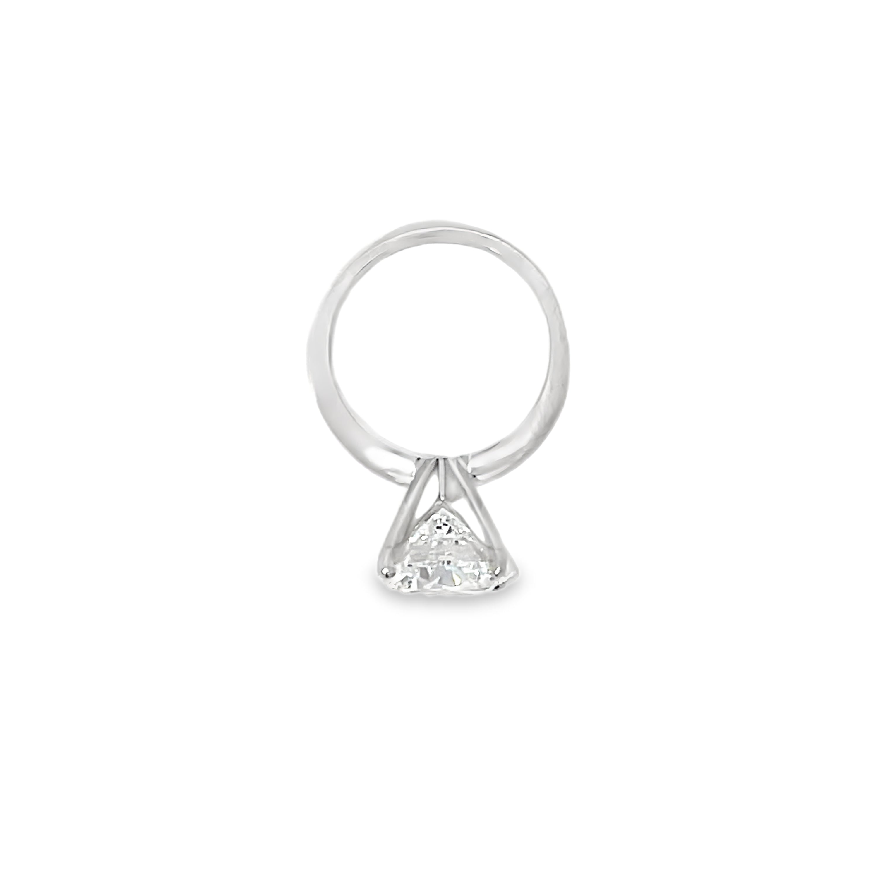 White Gold 5.00 Carat Round Center Lab Diamond Soliatre