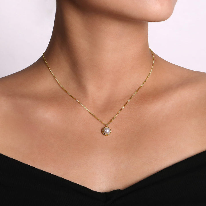 14K Yellow Gold Pearl Pendant Necklace