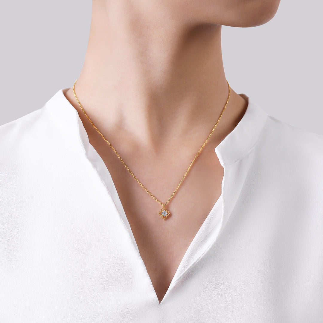 14K Yellow Gold Clover Pendant Necklace