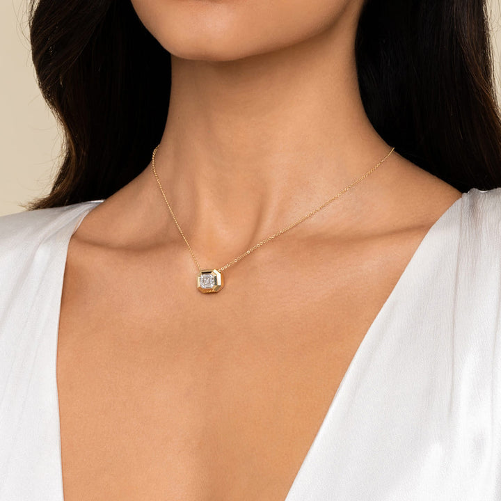 Contemporary 14K Yellow Gold Pendant Necklace